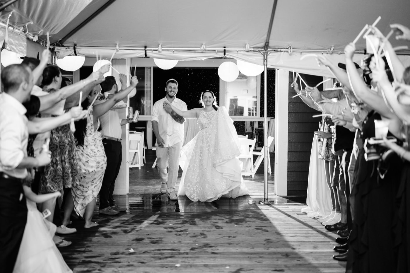Chesapeake Bay Beach Club Wedding photos, rainy bubble exit, CBBC, Rainy wedding inspiration