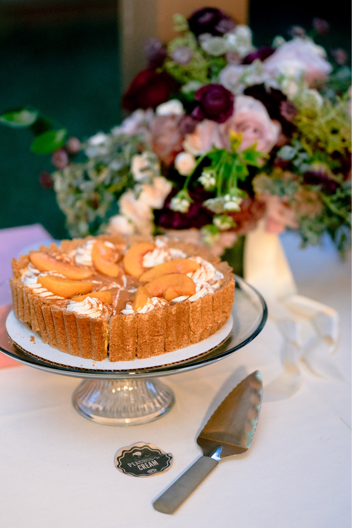 wedding dessert, alternatives to wedding cake, wedding peach cobbler, best charlottesville dessert, best charlottesville baker